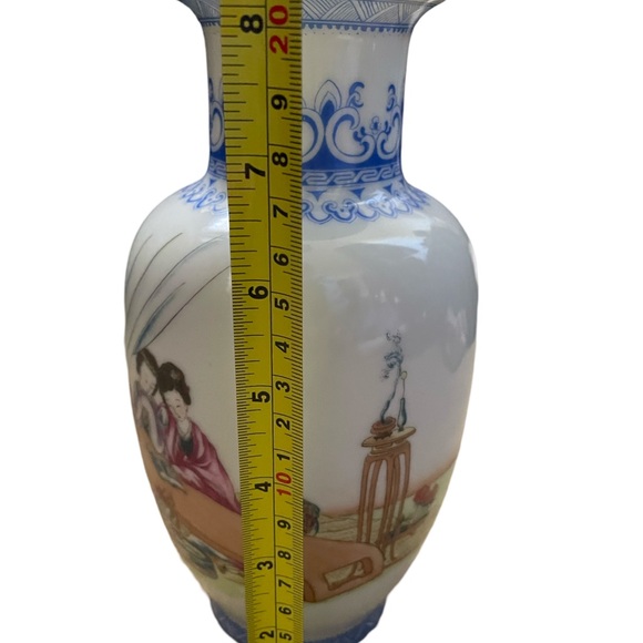 VTG Chinese 8.5” Calligraphy Vase LadiesGirls Blue Mark Trim Eggshell Porcelain - Picture 4 of 5